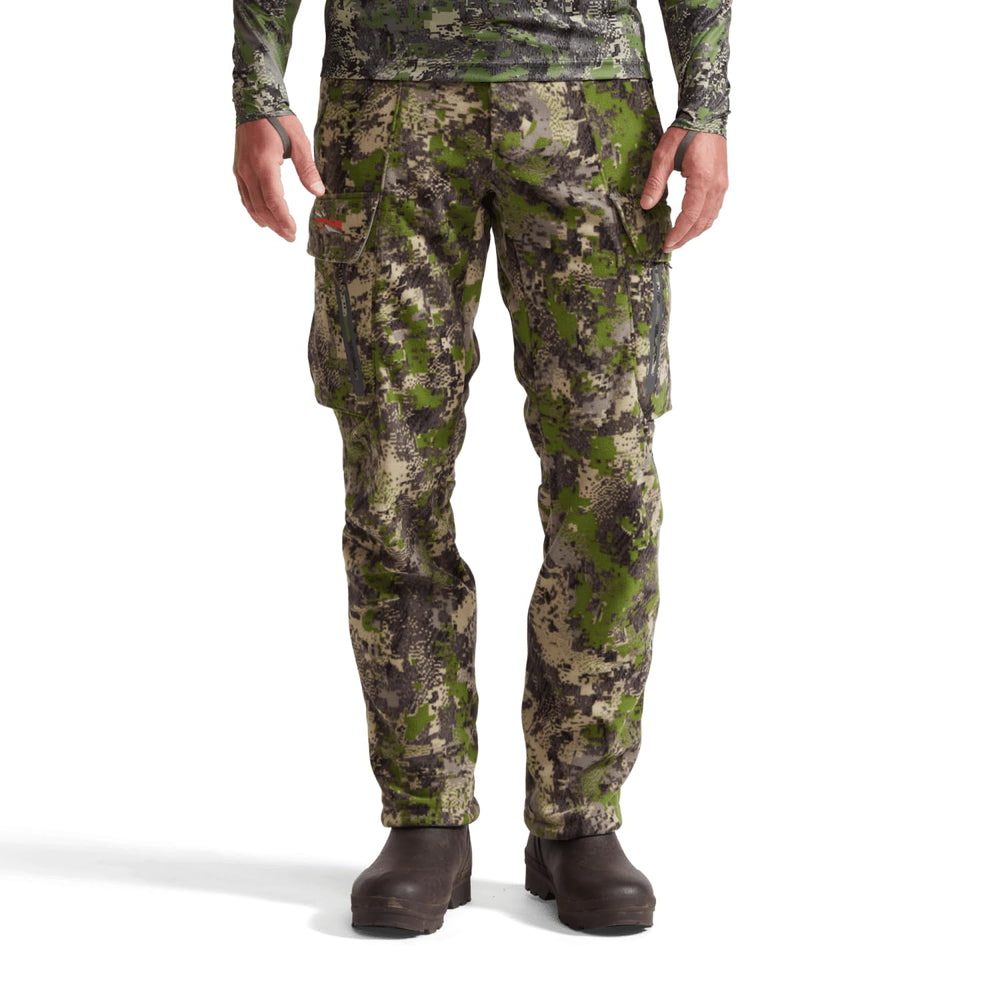 SITKA Stratus Pant ultra-quiet fabric enables stealthy movement in the stand.