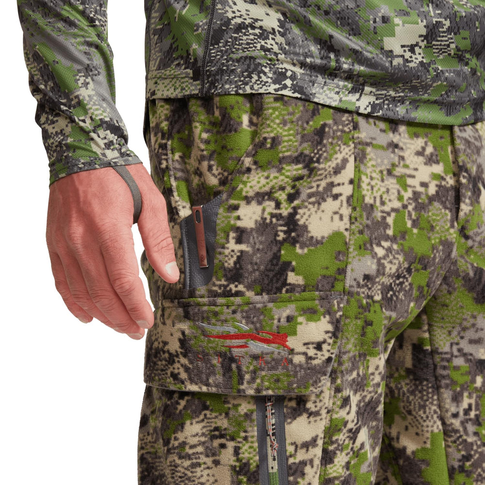 SITKA Stratus Pant versatile-weather design adapts to wind and moisture during hunts.
