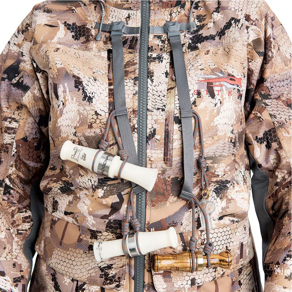 SITKA Hudson shoulder insulation detail highlights 60g PrimaLoft warmth where you move.