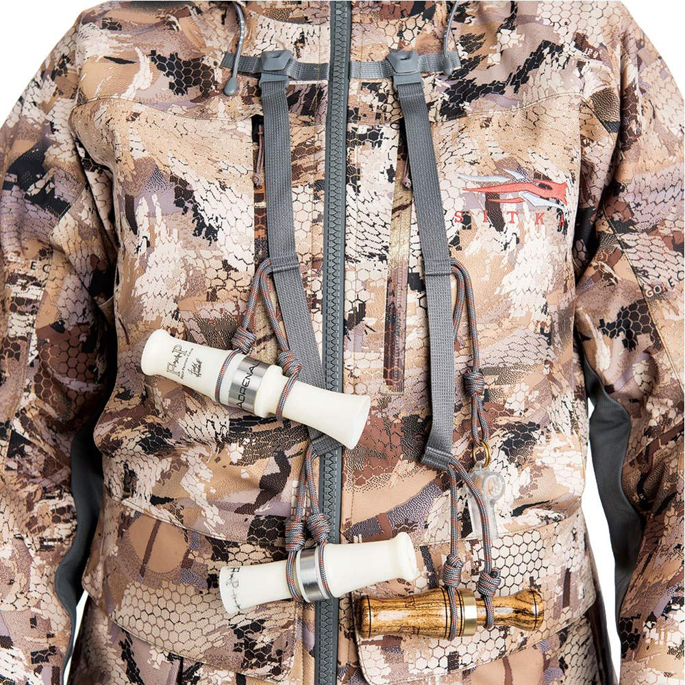 SITKA Hudson shoulder insulation detail highlights 60g PrimaLoft warmth where you move.