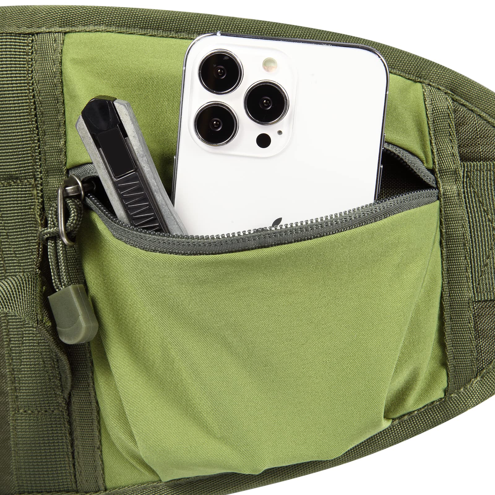 Skiguard neoprene buckle covers close-up illustrates quiet operation during hunts.