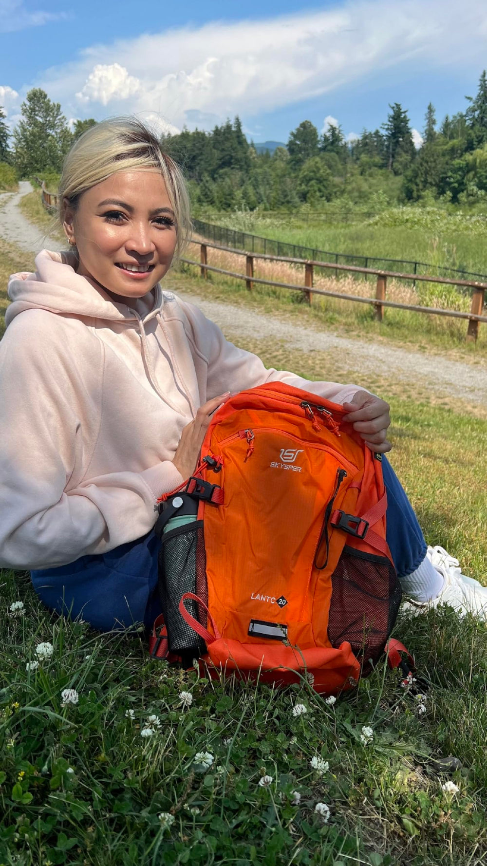 SKYSPER ergonomic back system maintains comfort on long hikes.