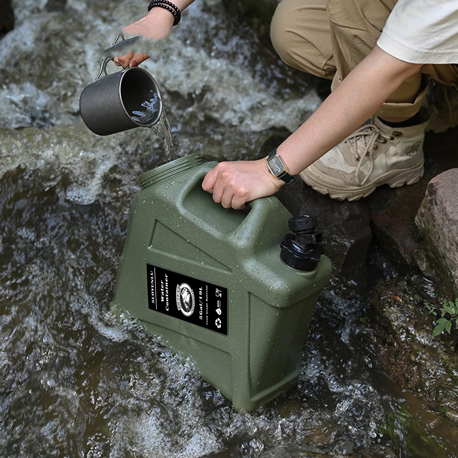 SLOYUNLU emergency water storage setup ready for family use.