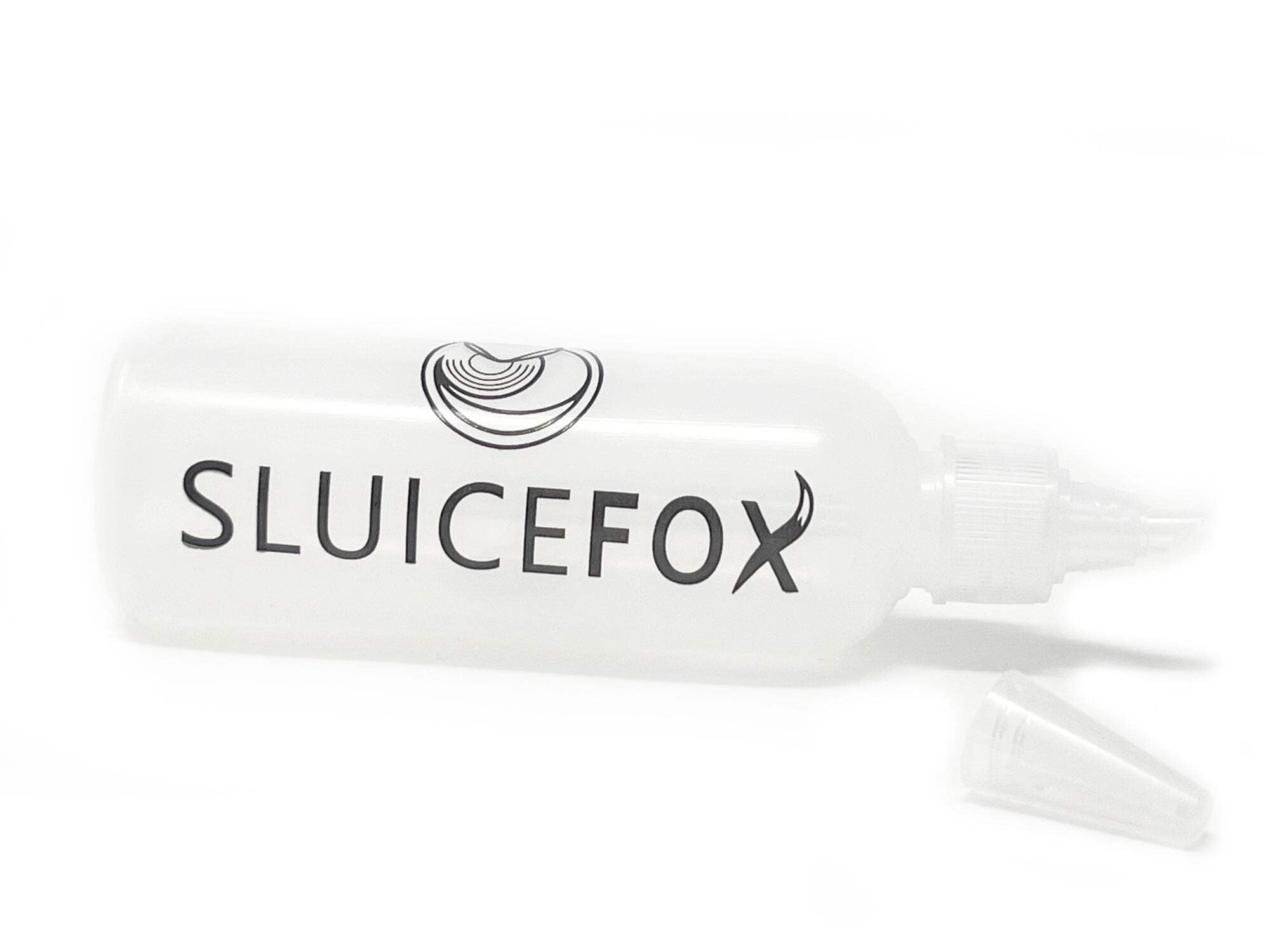 Compact design of the Sluice Fox Snifter Bottle for field use