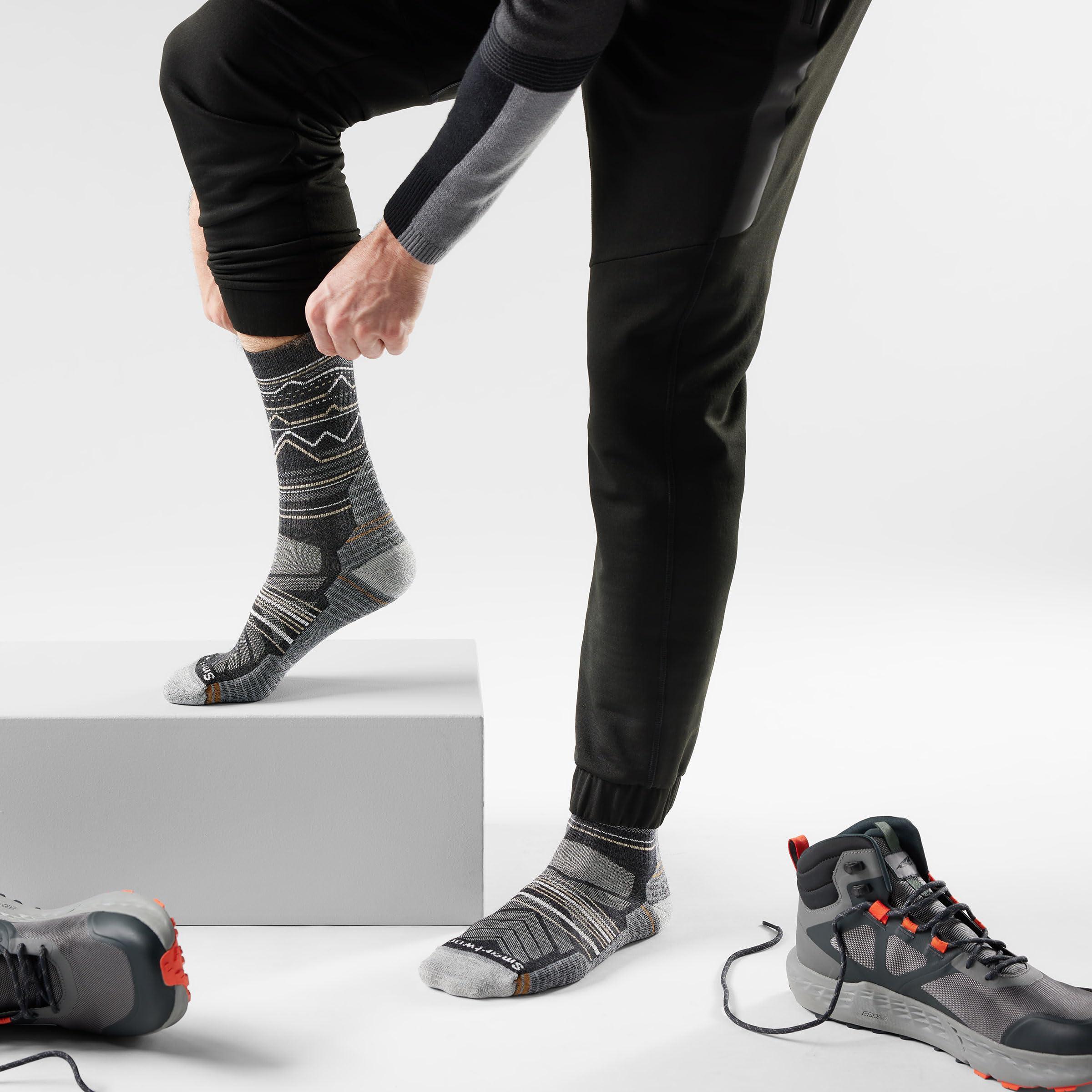 Smartwool men's hike light cushion sock full view shows cushioning for hiking.