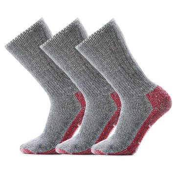 Smartwool Mountaineer maximum cushion crew sock 3-pack in black, ideal for long hikes.