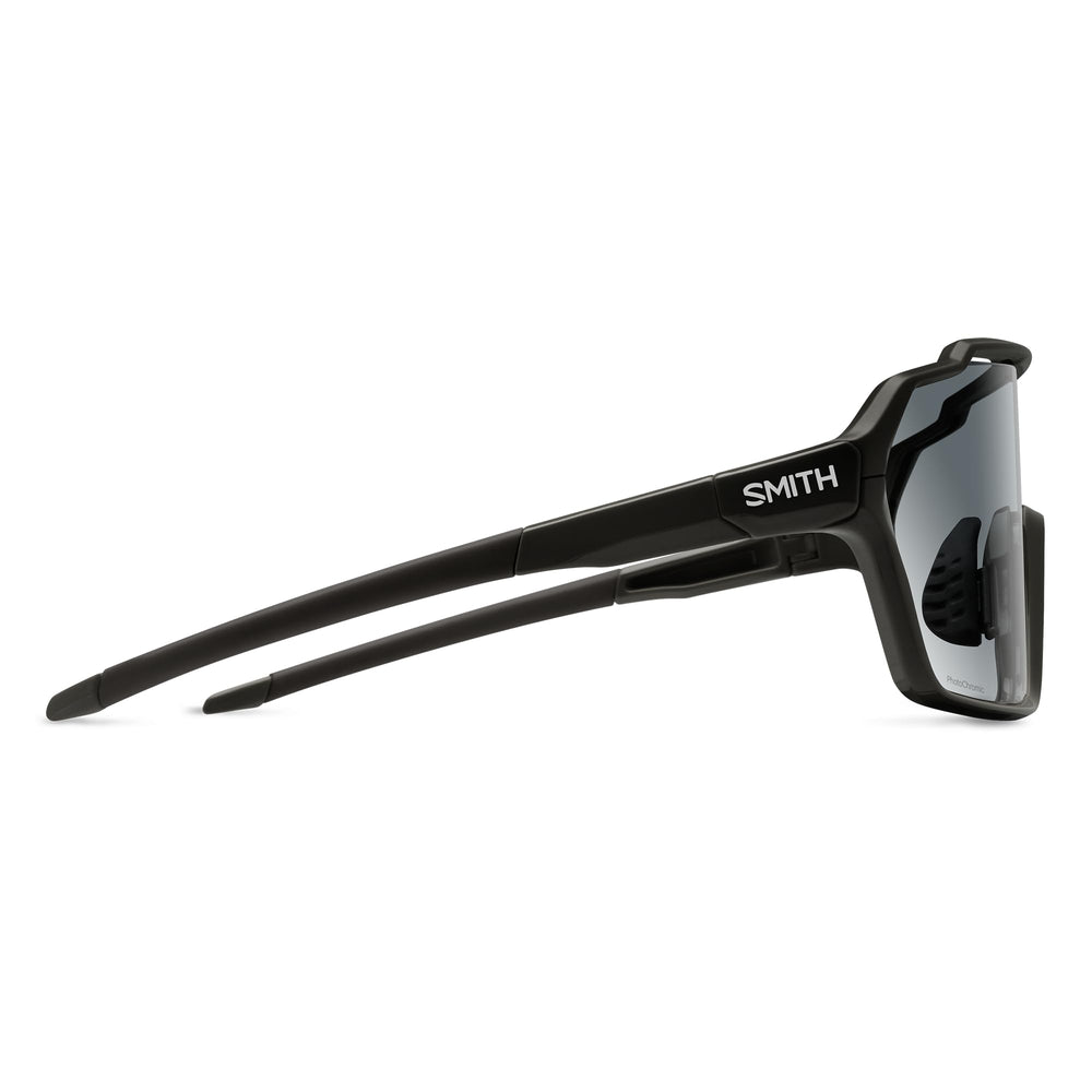 SMITH Shift XL MAG photochromic lens adapts to changing light for versatile riding