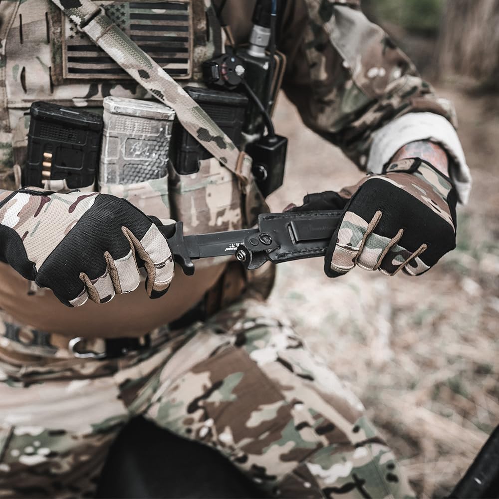 Belt/boot sheath feature on Smith & Wesson knife