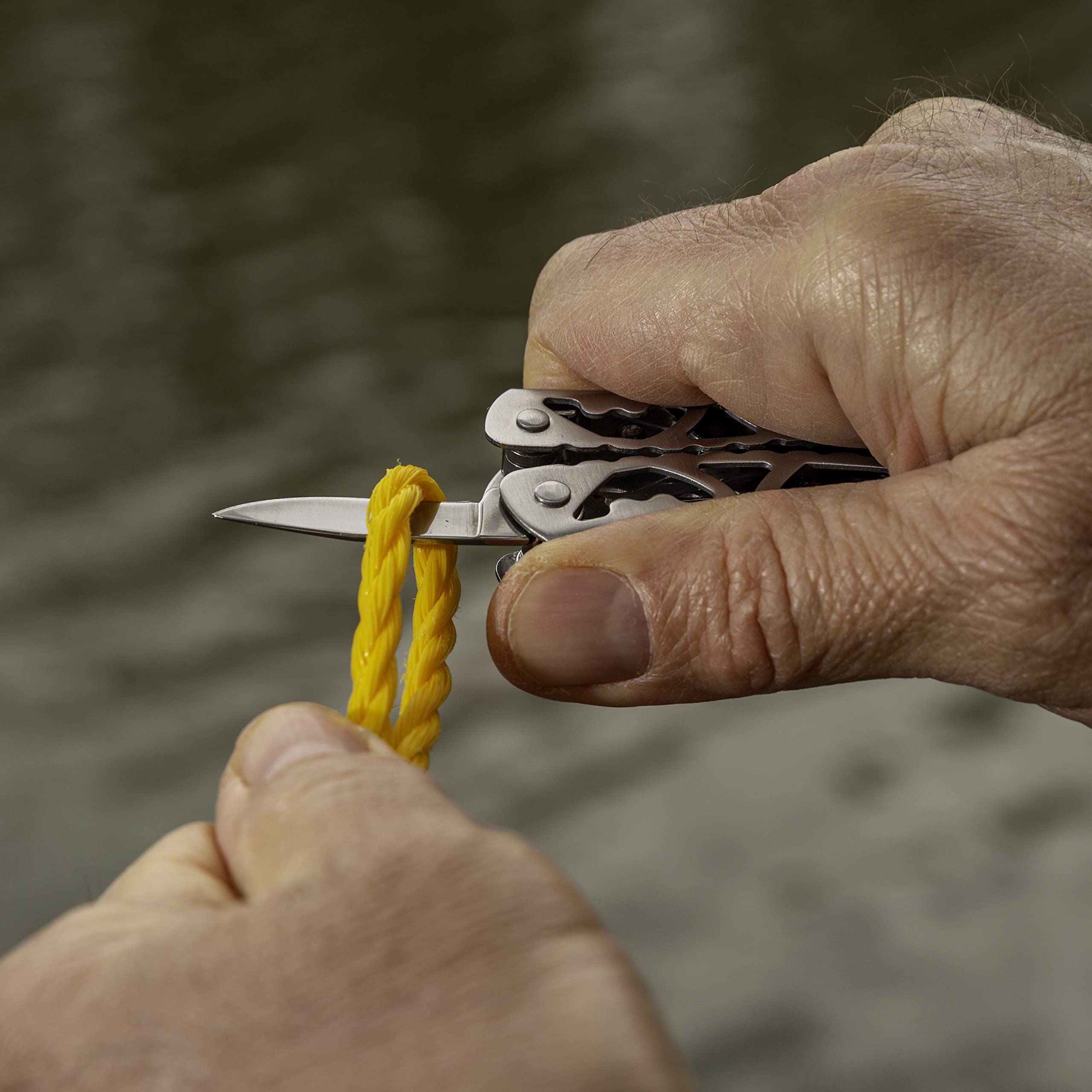 Smith's Caprella rust-resistant stainless steel for saltwater and freshwater use