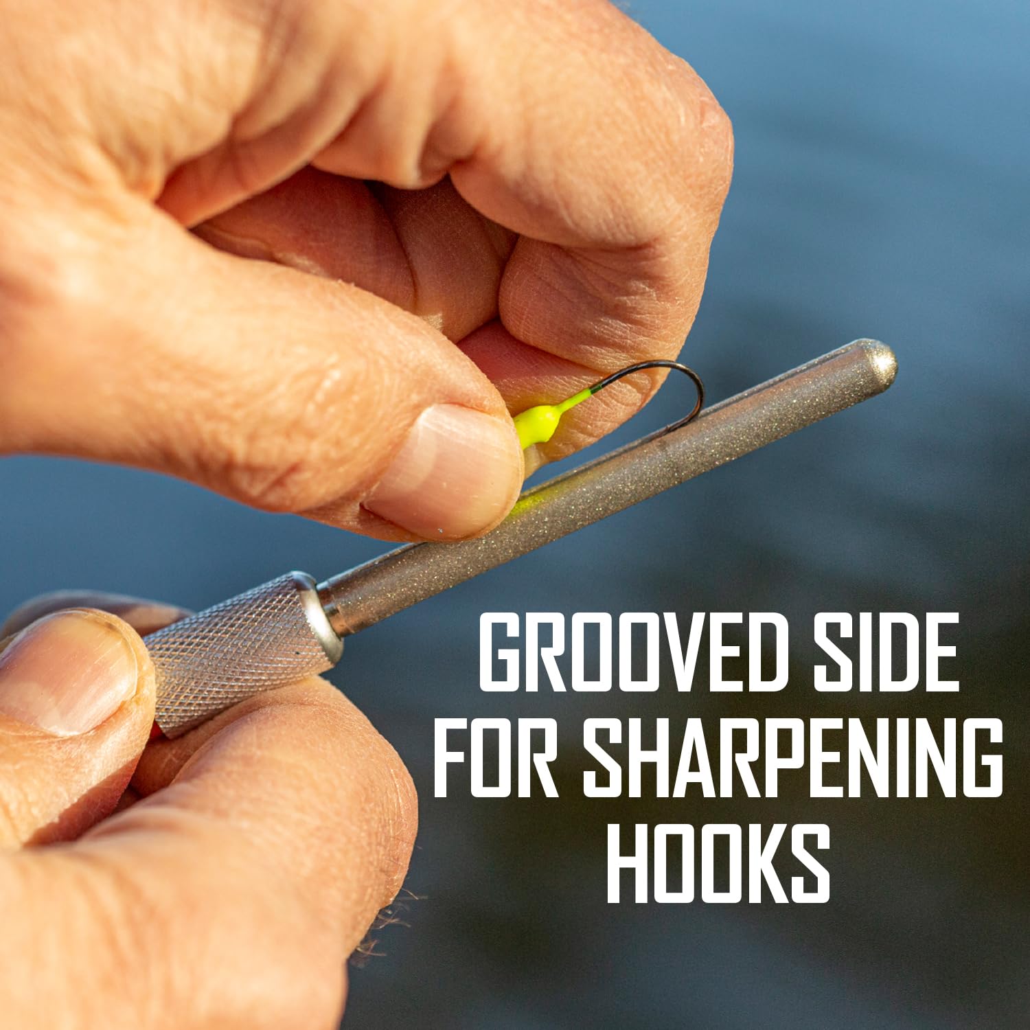 Grooves for serrated knives and straight-edged blades