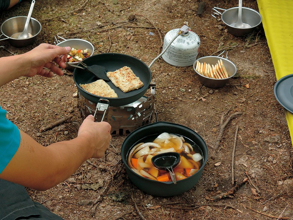 Snow Peak 1500 Cookset aluminum construction balances strength and lightness for outdoor use