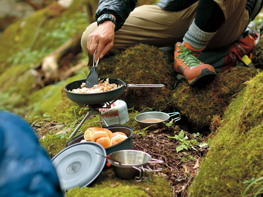 Snow Peak 1500 Cookset capacity of 64 oz supports various meal portions