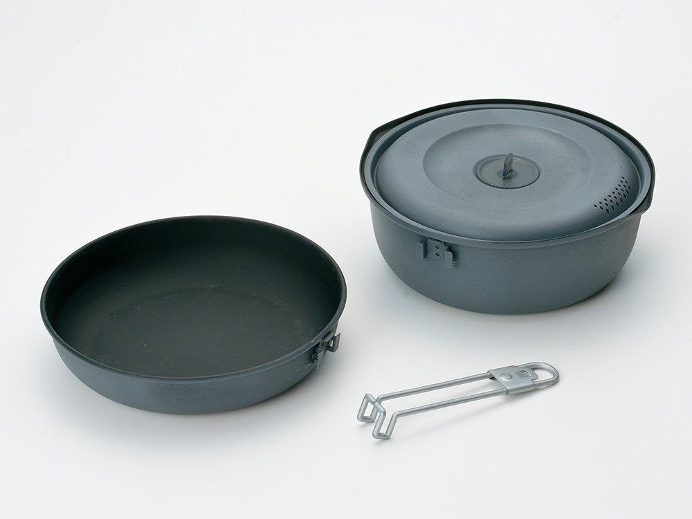 Snow Peak 1500 Cookset lid with silicone knob for safe handling