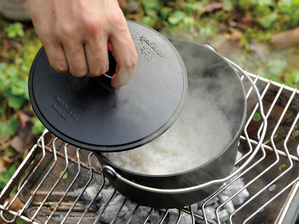 Snow Peak Cast Iron Duo Cooker lifter handle two enables balanced lifting