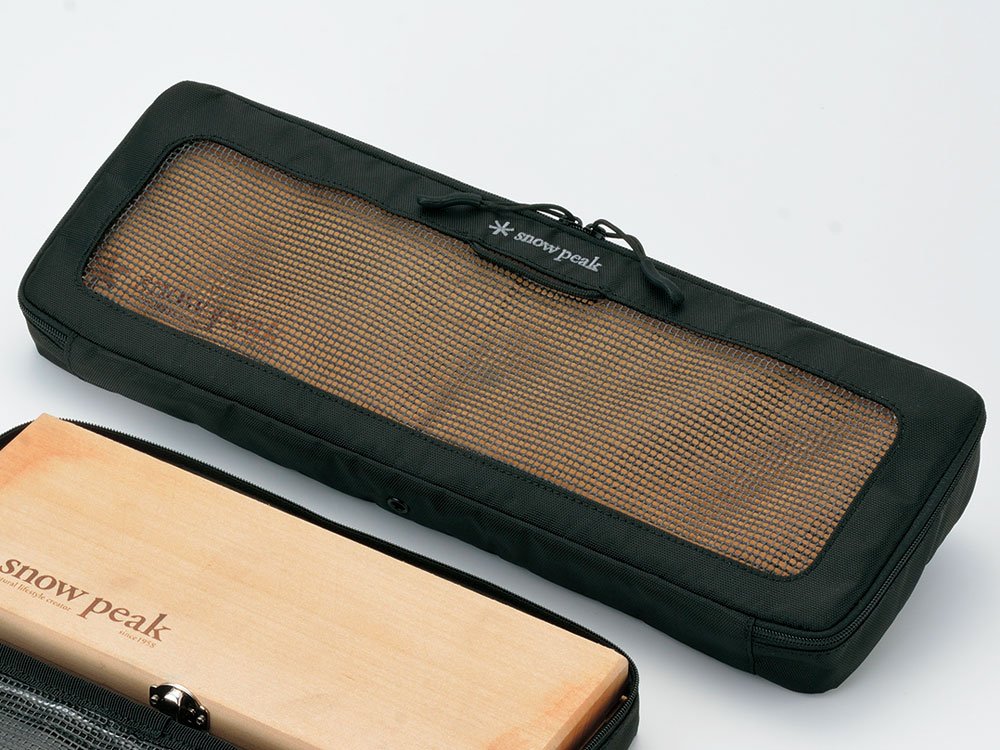 Snow Peak Kitchen Mesh Case L BG-030R-L durable nylon and PVC for rugged outdoor use.