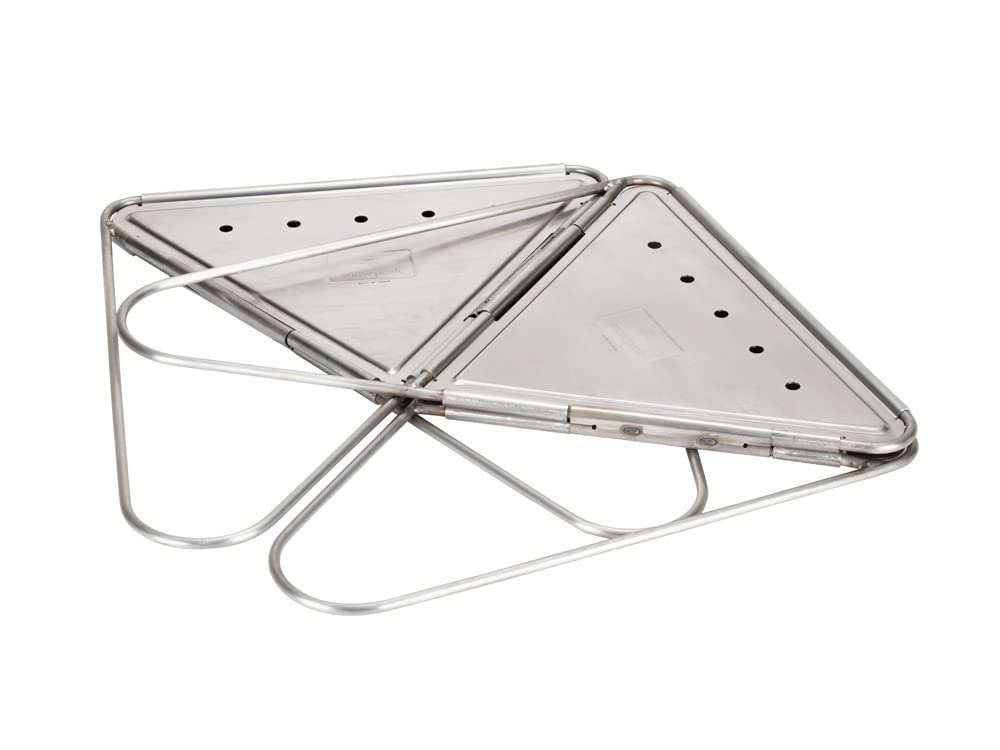 Snow Peak L Fireplace carrying handle enables smooth transport.