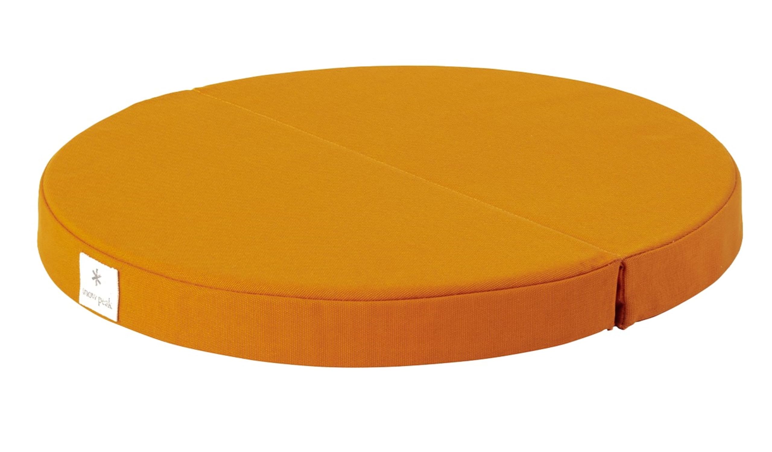 Snow Peak Lounge Cushion folding design enables easy transport.