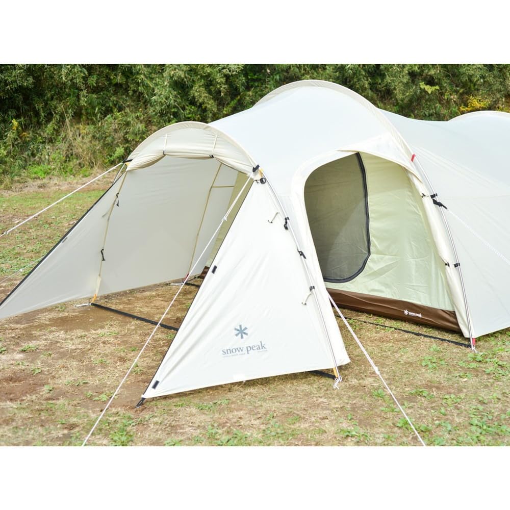 Ample ventilation inside Snow Peak Vault for comfort.