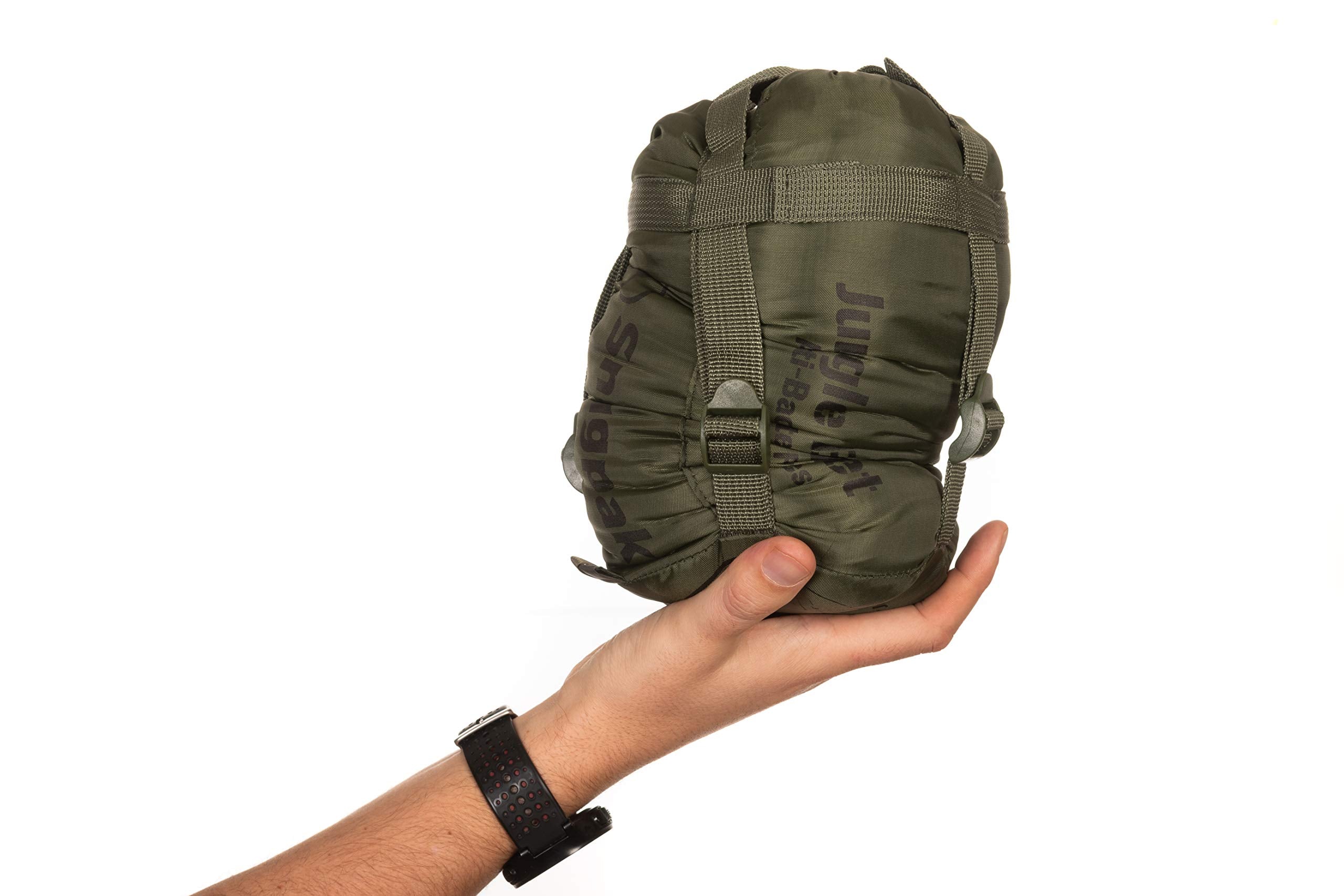 Snugpak Jungle Blanket XL weather-proof design keeps you dry and warm outdoors.