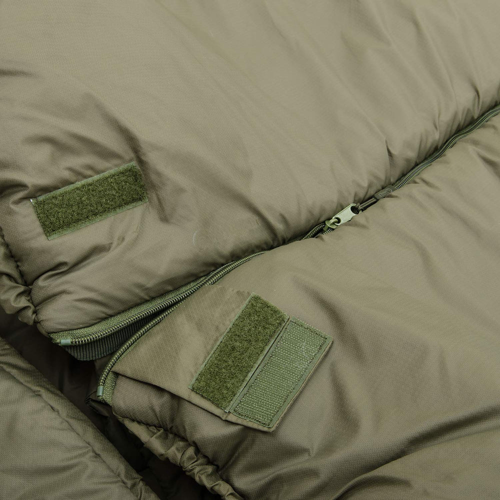 Snugpak Special Forces Sleep System polyester insulation delivers balanced warmth with lightweight comfort.