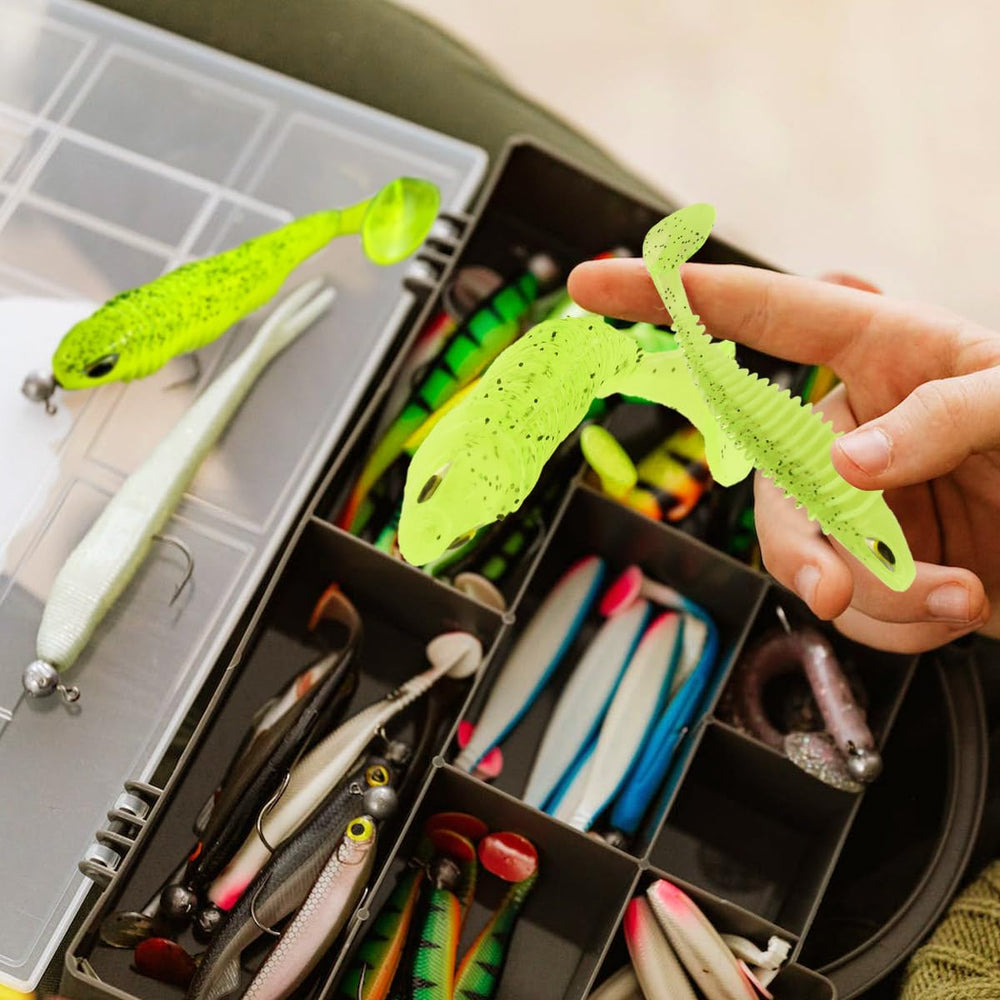 Top and bottom hook slots on soft plastic lure for easy rigging