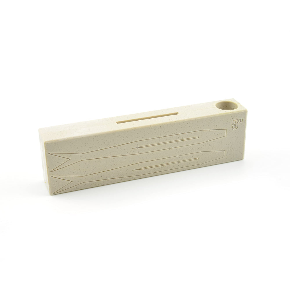 Standard 5/8 inch injection fitting for molding