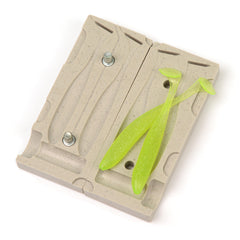 Smart air vent system on lure mold
