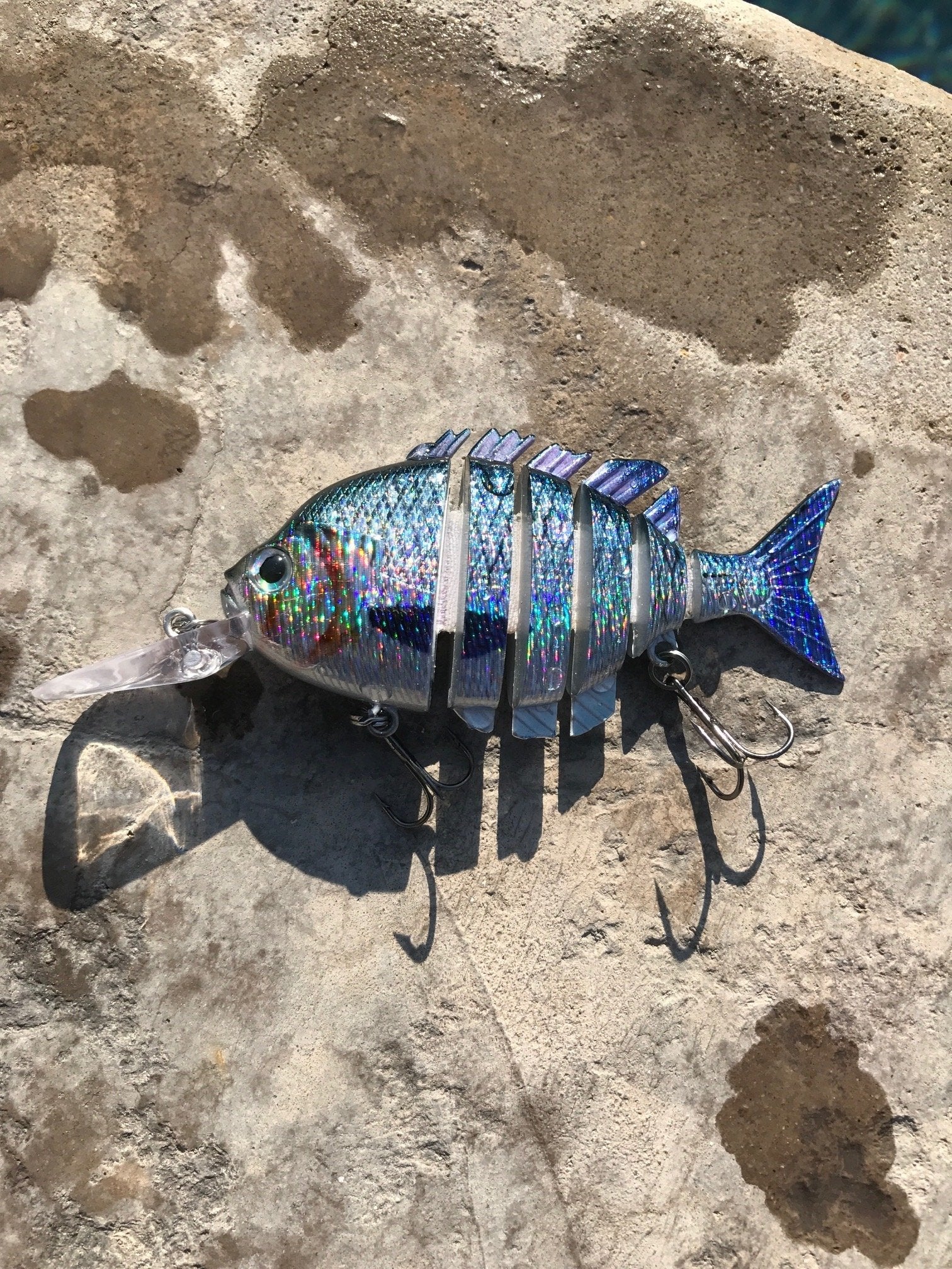 Soljer Blue Gill reveals diving action that mimics a fleeing baitfish underwater.