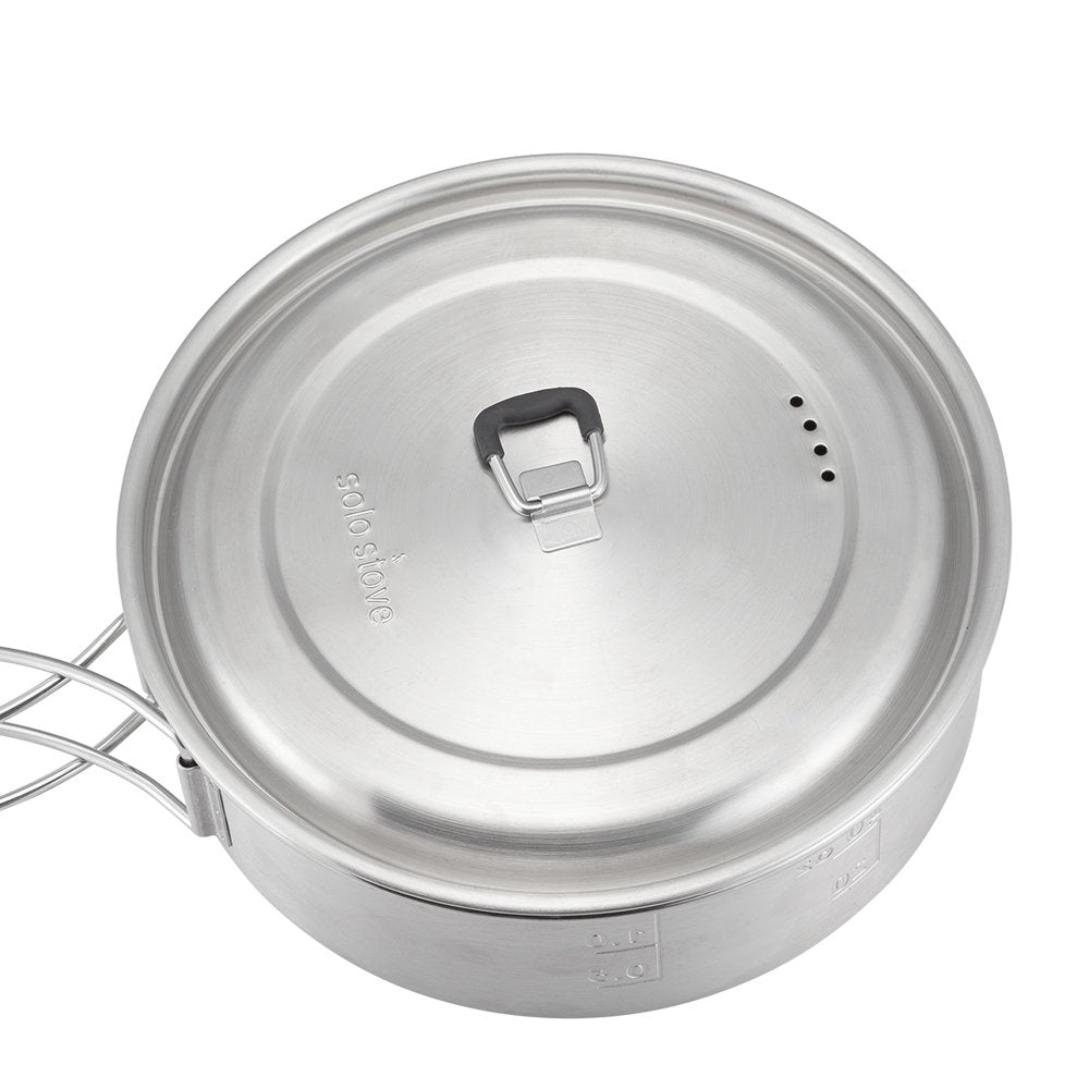 Solo Stove durable metal construction withstands rugged field use.