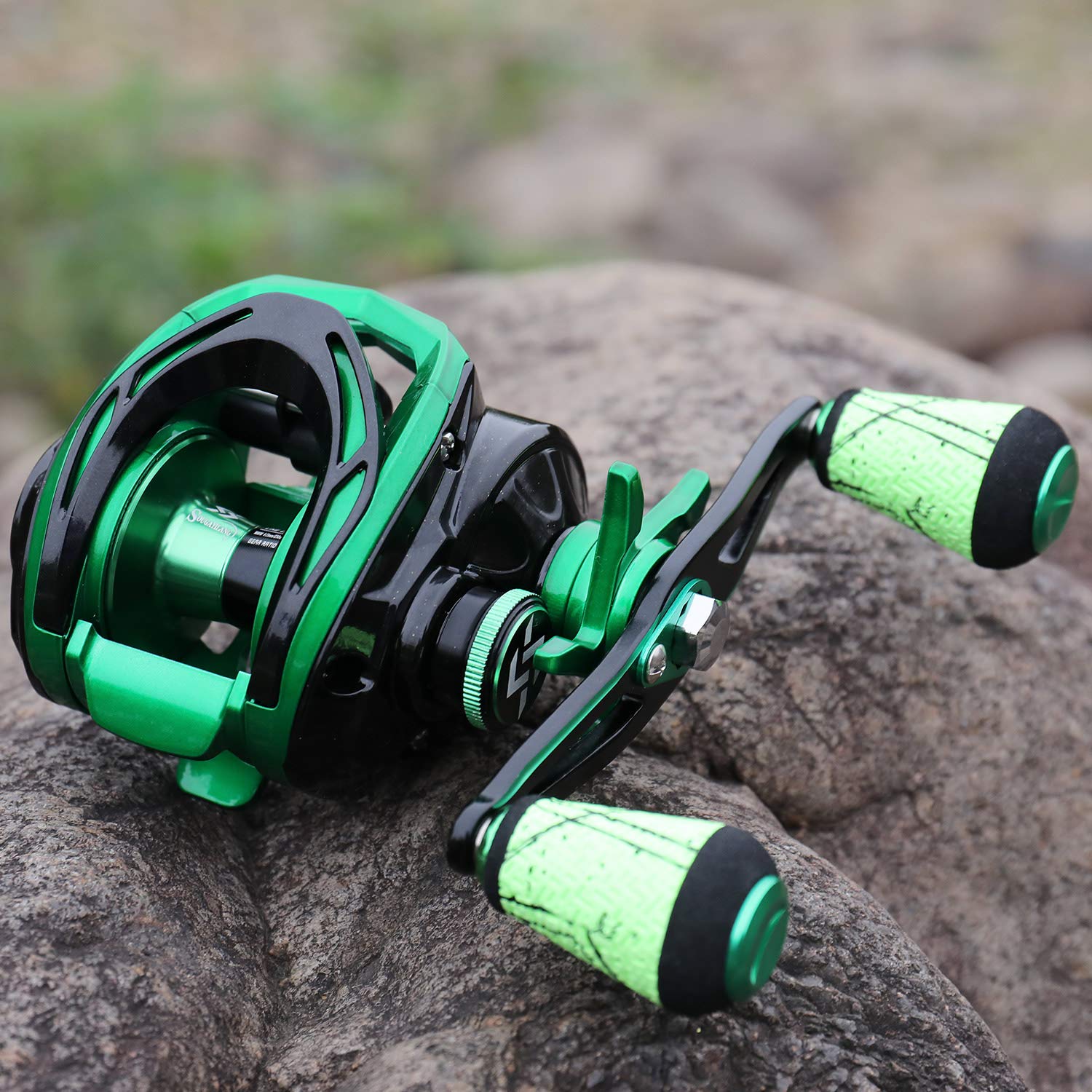 Sougayilang ergonomic, slip-resistant handle enhances all-day fishing comfort.