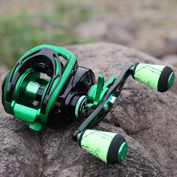 Sougayilang ergonomic, slip-resistant handle enhances all-day fishing comfort.