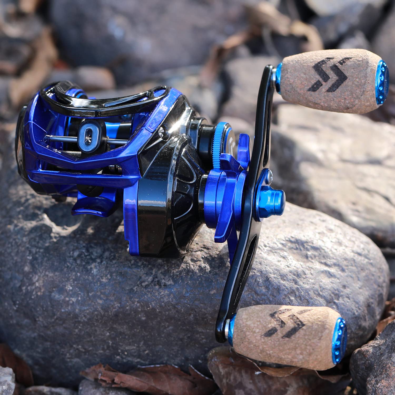 Sougayilang baitcasting reel packaging with warranty card highlights 2-year service promise