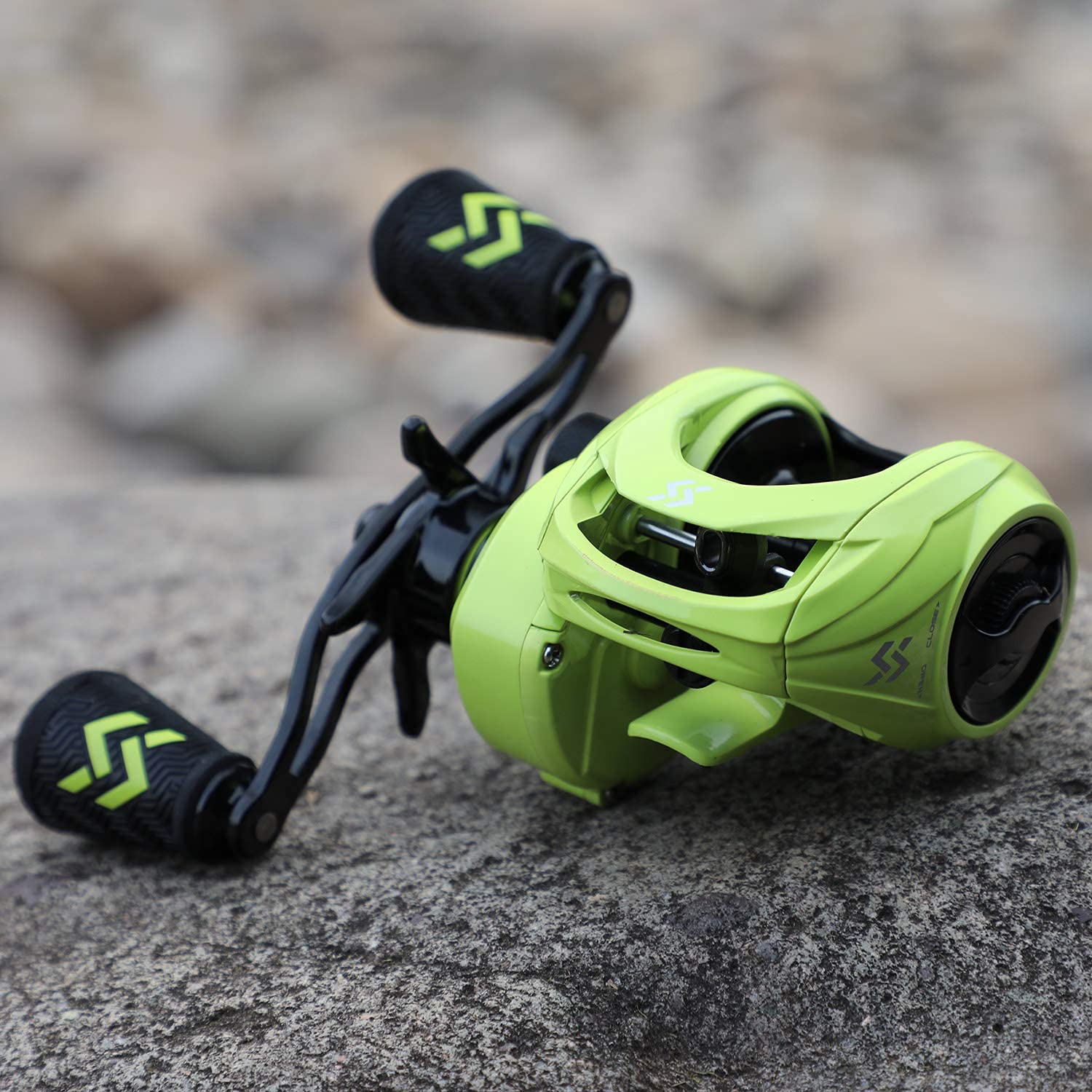 Sougayilang baitcasting reel swing-wing design protects components.