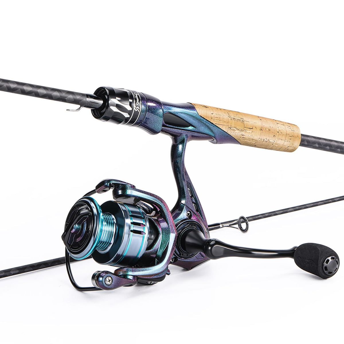 Sougayilang chameleon spinning rod close-up, highlighting lightweight carbon construction for longer casts.