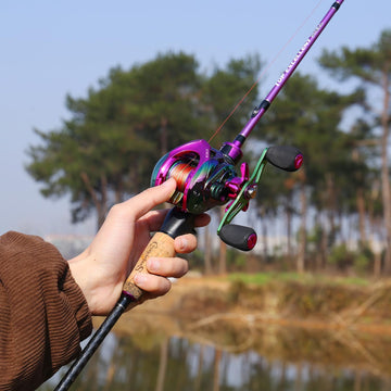 Sougayilang cork grip etched logo offers all-day comfort during fishing sessions.