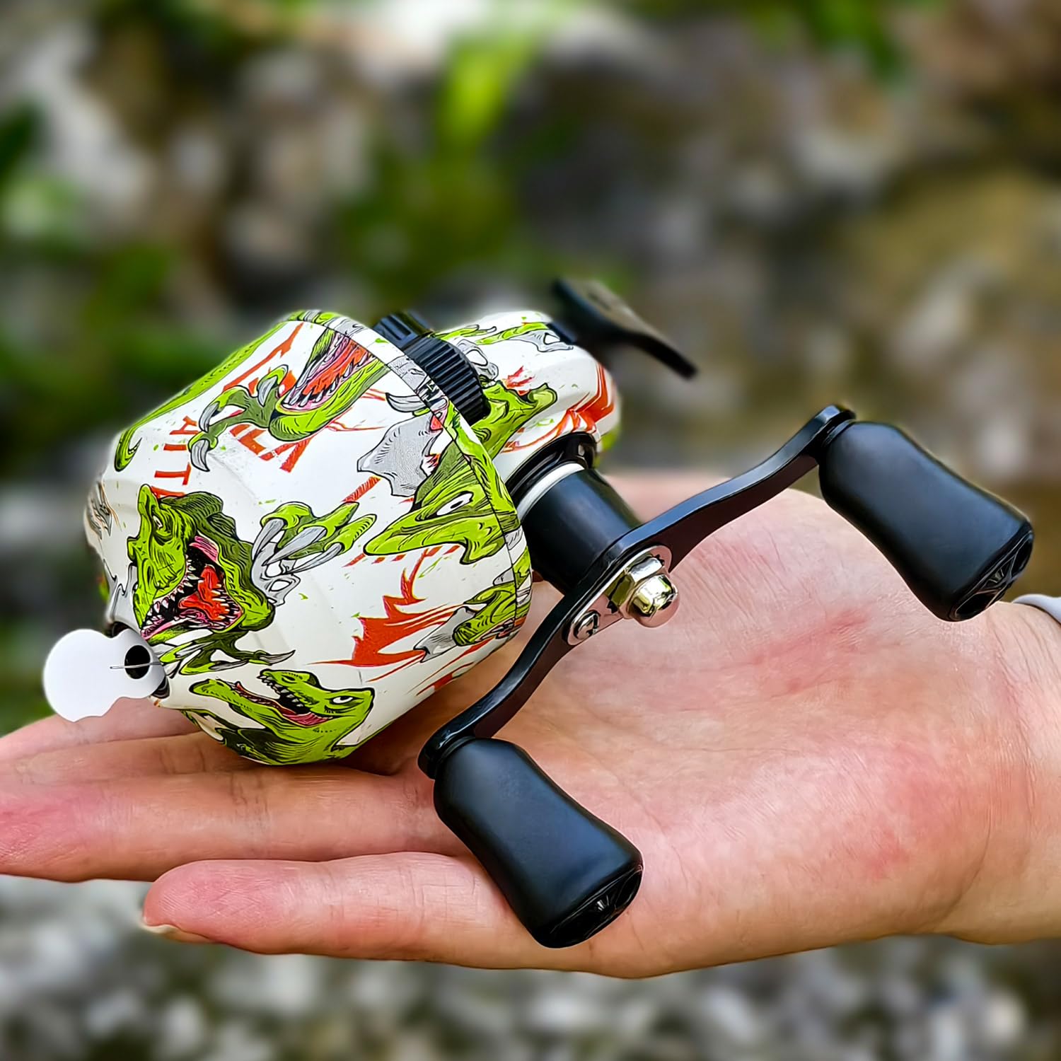 Left and right retrieve capability on Sougayilang Spincast Reel 30