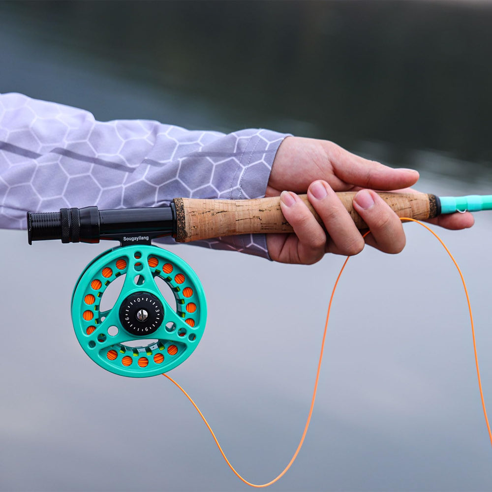 Sougayilang travel-ready 4-section rod bag keeps gear secure between trips.