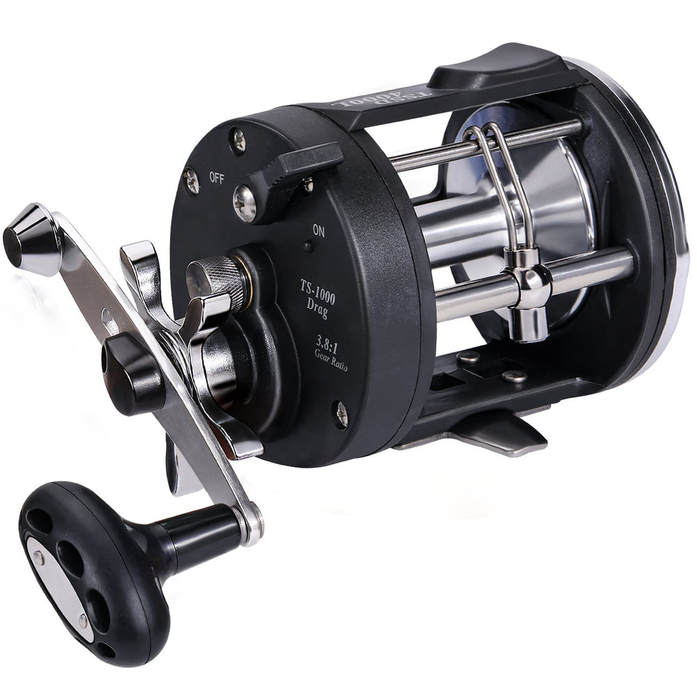 Side view of Sougayilang TSSD trolling reel with handle