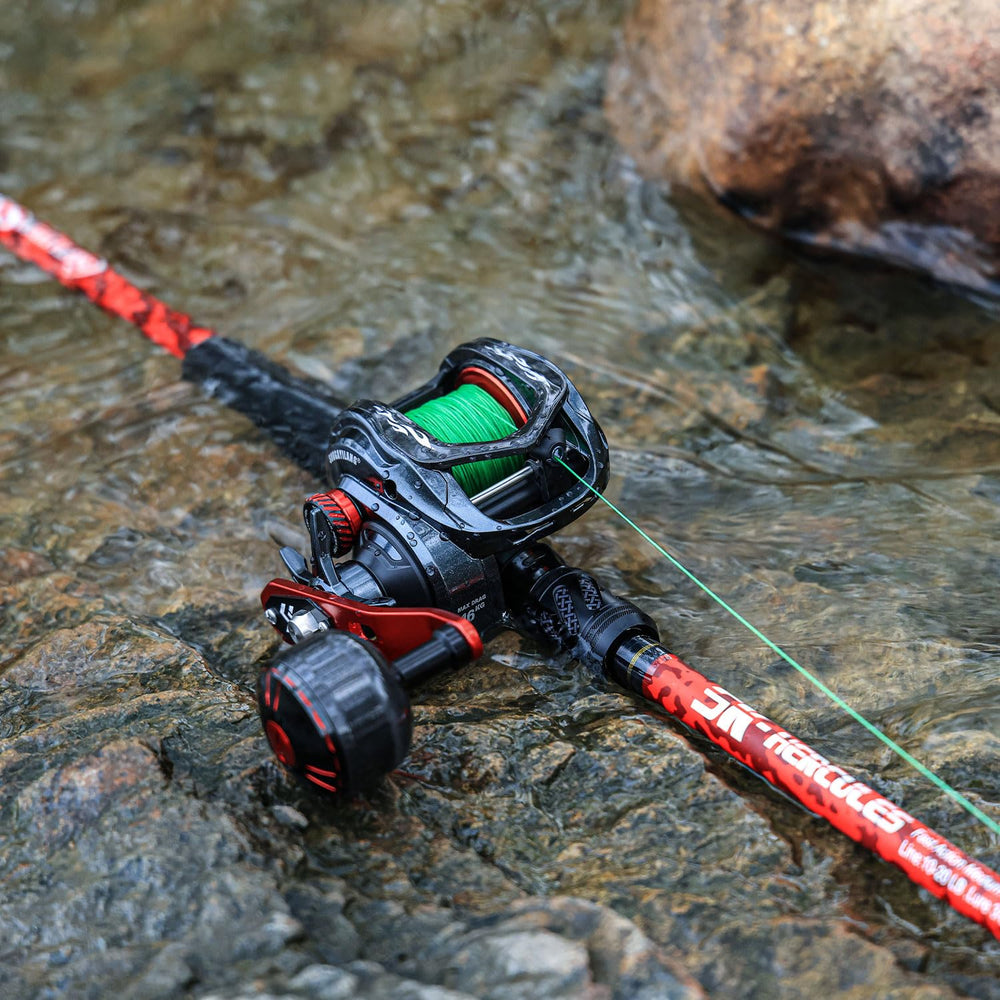 Sougayilang wide-grip carbon fiber knobs improve leverage when fighting fish.