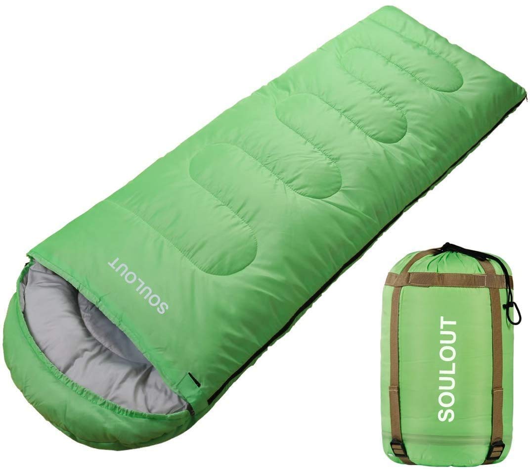 SOULOUT sleeping bag green; front view showing roomy warmth for family camping.