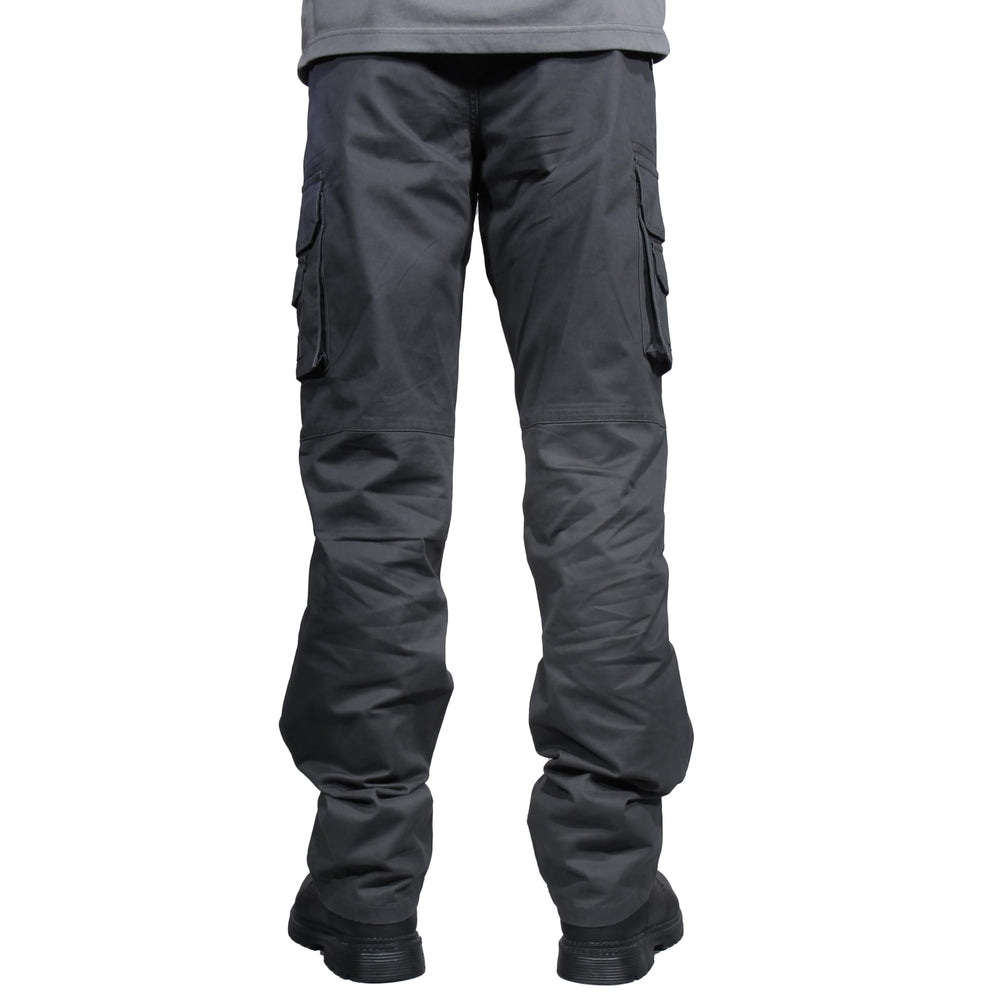 Soulsfeng mens grey cargo pants pocket close-up demonstrating roomy cargo pockets.