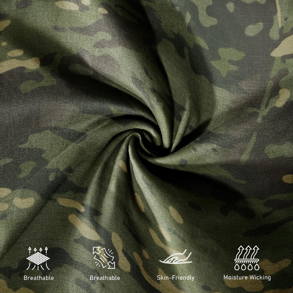 Soulsfeng camo baggy cargo pants lifestyle shot in outdoor trail setting.