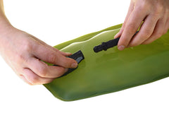 Source Hydration Bladder WXP Quick Mate hose offers leak-free connection.