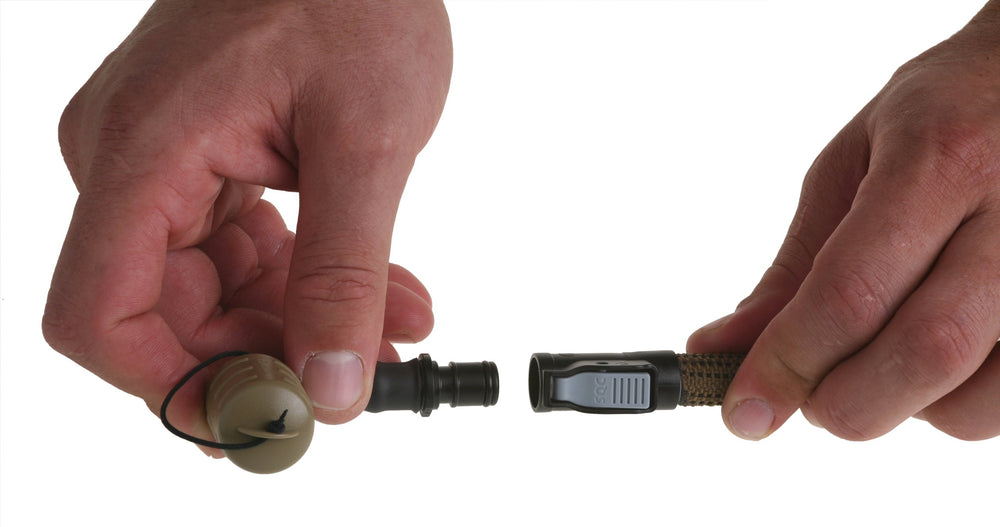 Source Tactical QMT connection demonstrates easy attachment to hydration bladders.