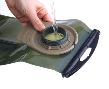Source UTA rapid-refill-adapter allows quick refills through the drinking tube.