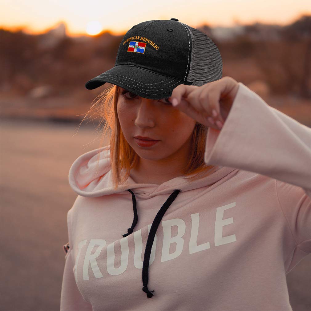 Speedy Pros Richardson hat featuring a pre-curved bill to reduce glare.