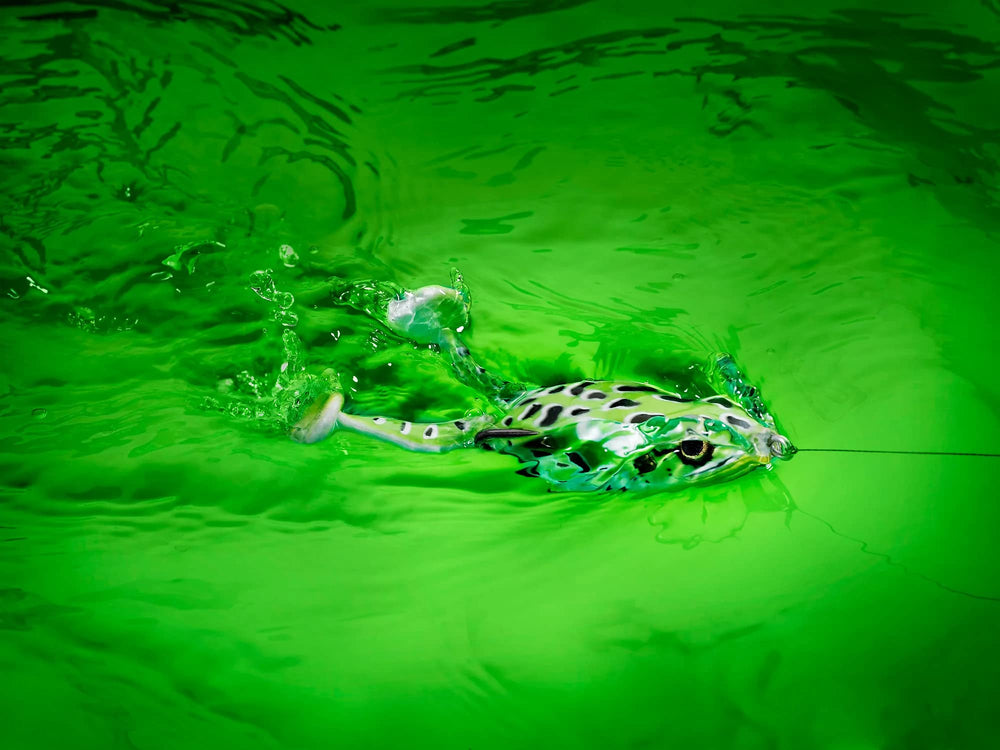 SPRO Flappin Frog 65 side profile shows lifelike silhouette for casting