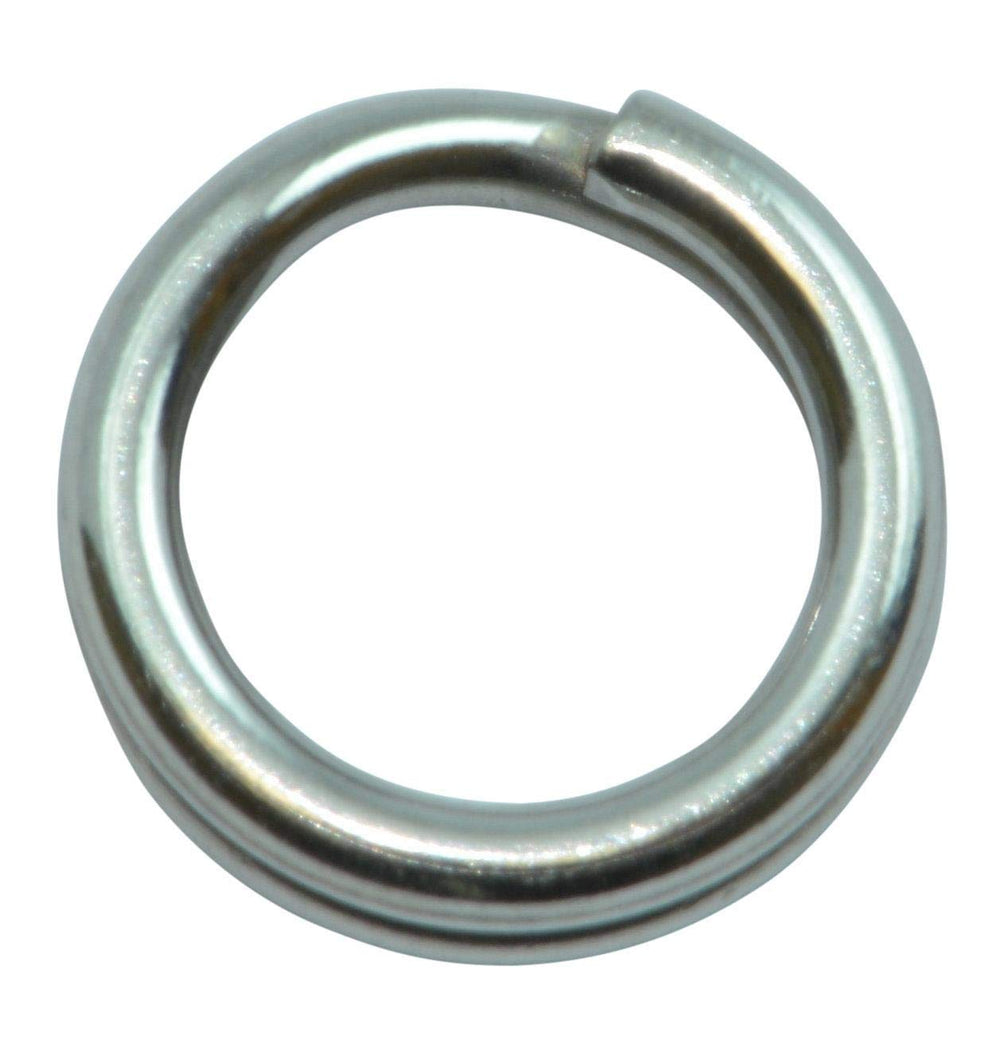 Spro Power Split Rings 50Pk 60Lb in use for strong, secure angling.