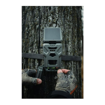 SPYPOINT Flex-S-Dark no-glow night vision preserves discretion in darkness.