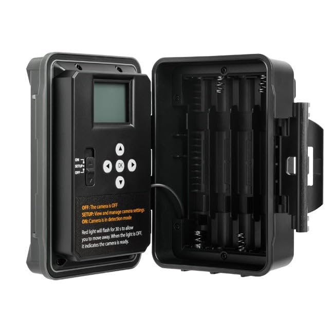 SPYPOINT Force 24 low-glow LEDs minimize disturbance at night.